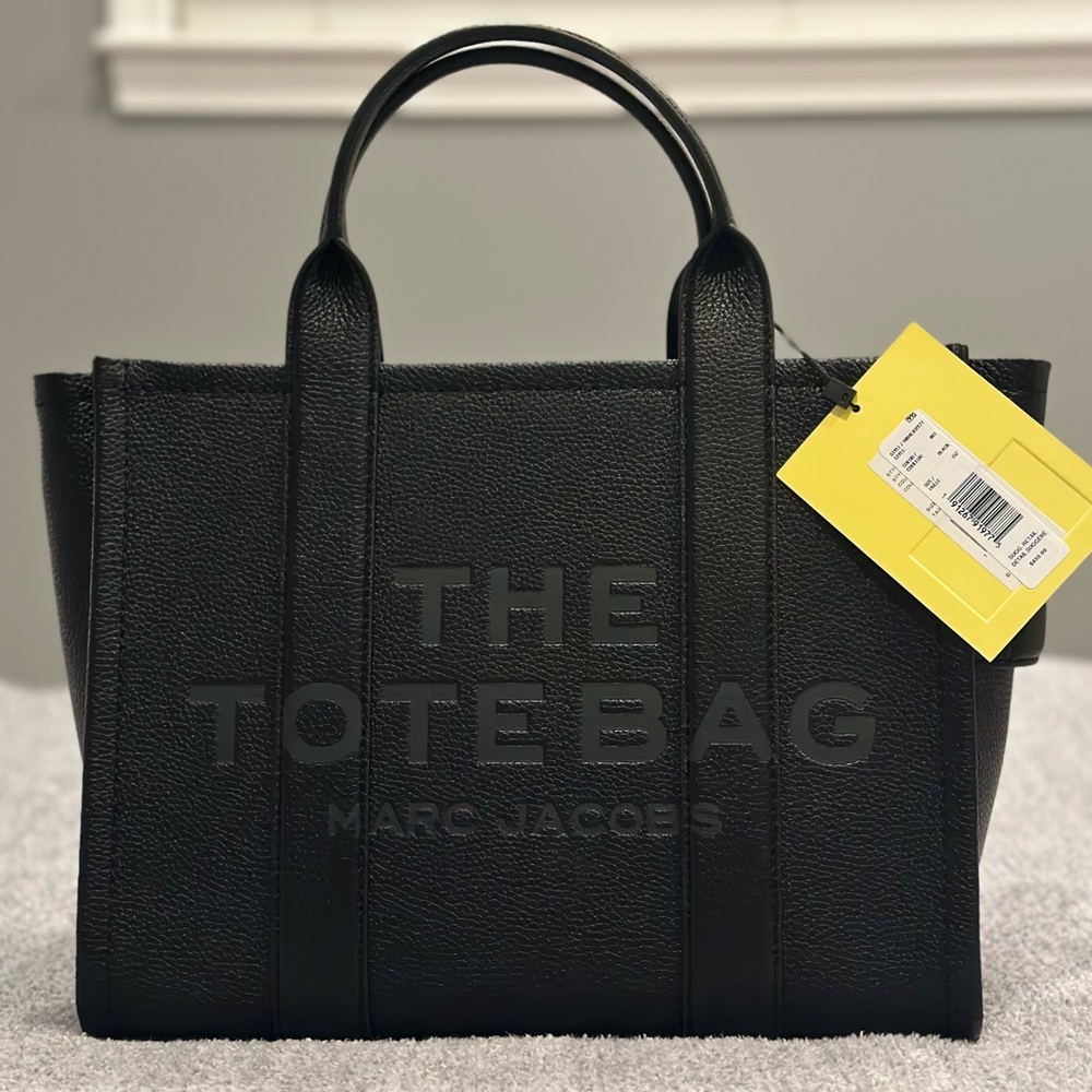 NWT Marc Jacobs The Leather Medium Tote Bag.